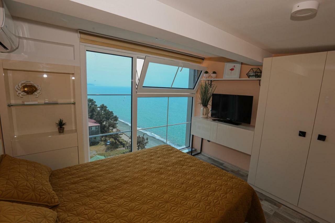 Black See Apartment Kobuleti Esterno foto